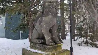 信濃神社の狛犬