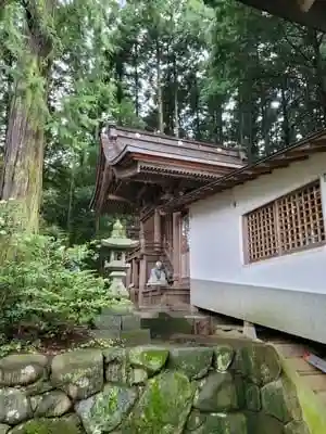 関神社の本殿