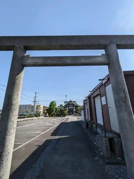 神明社(佐古木神明社)の{uncategorized: "未分類", other: "その他", undefined: "問題あり", building: "その他建物", grave: "お墓", sacred_gate: "鳥居", guardian: "狛犬", statue: "像", buddha: "仏像", history: "歴史", nature: "自然", garden: "庭園", animal: "動物", pagoda: "塔", temizu: "手水舎", mountain_gate: "山門・神門", sanctuary: "本殿・本堂", subordinate: "末社・摂社", art: "芸術", scenery: "景色", jizo: "地蔵", ema: "絵馬", goshuin: "御朱印", omikuji: "おみくじ", items: "授与品その他", amulet: "お守り", goshuincho: "御朱印帳", eats: "食事", festival: "お祭り", votive_dance: "神楽", shichigosan: "七五三参", wedding: "結婚式", experience: "体験その他", initially: "初詣", around: "周辺", anti_infection: "感染症対策"}
