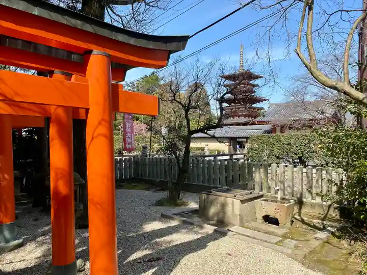 孫太郎稲荷神社(薬師寺境内社)(奈良県)