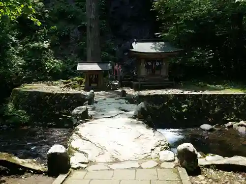 出羽神社(出羽三山神社)～三神合祭殿～の末社