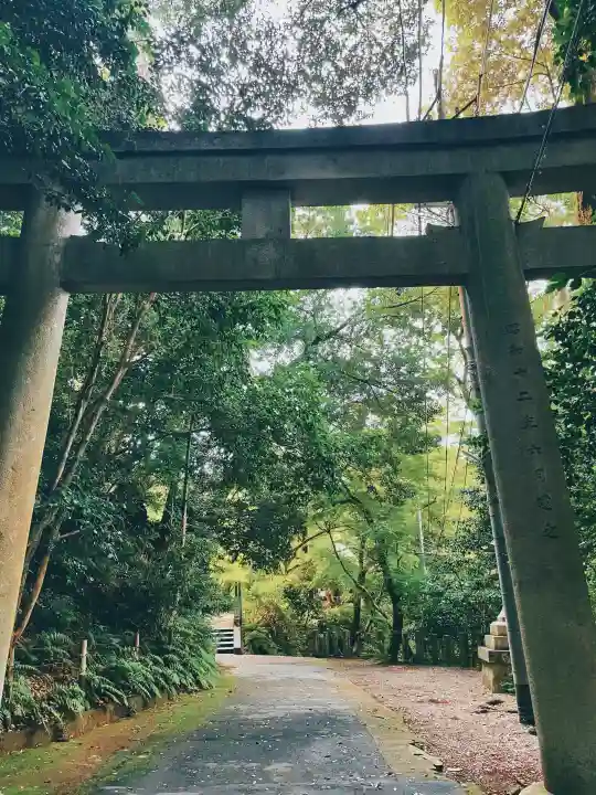 石清水八幡宮の{uncategorized: "未分類", other: "その他", undefined: "問題あり", building: "その他建物", grave: "お墓", sacred_gate: "鳥居", guardian: "狛犬", statue: "像", buddha: "仏像", history: "歴史", nature: "自然", garden: "庭園", animal: "動物", pagoda: "塔", temizu: "手水舎", mountain_gate: "山門・神門", sanctuary: "本殿・本堂", subordinate: "末社・摂社", art: "芸術", scenery: "景色", jizo: "地蔵", ema: "絵馬", goshuin: "御朱印", omikuji: "おみくじ", items: "授与品その他", amulet: "お守り", goshuincho: "御朱印帳", eats: "食事", festival: "お祭り", votive_dance: "神楽", shichigosan: "七五三参", wedding: "結婚式", experience: "体験その他", initially: "初詣", around: "周辺", anti_infection: "感染症対策"}