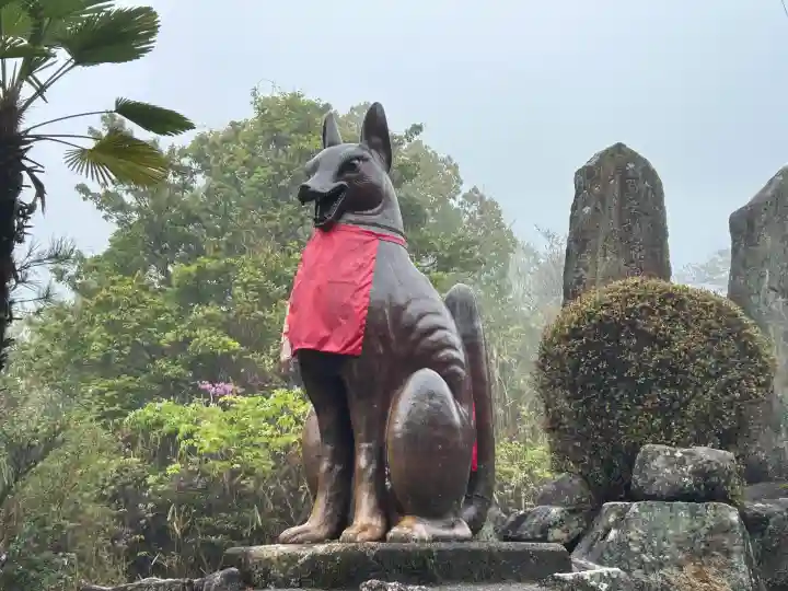 最上稲荷山妙教寺の{uncategorized: "未分類", other: "その他", undefined: "問題あり", building: "その他建物", grave: "お墓", sacred_gate: "鳥居", guardian: "狛犬", statue: "像", buddha: "仏像", history: "歴史", nature: "自然", garden: "庭園", animal: "動物", pagoda: "塔", temizu: "手水舎", mountain_gate: "山門・神門", sanctuary: "本殿・本堂", subordinate: "末社・摂社", art: "芸術", scenery: "景色", jizo: "地蔵", ema: "絵馬", goshuin: "御朱印", omikuji: "おみくじ", items: "授与品その他", amulet: "お守り", goshuincho: "御朱印帳", eats: "食事", festival: "お祭り", votive_dance: "神楽", shichigosan: "七五三参", wedding: "結婚式", experience: "体験その他", initially: "初詣", around: "周辺", anti_infection: "感染症対策"}
