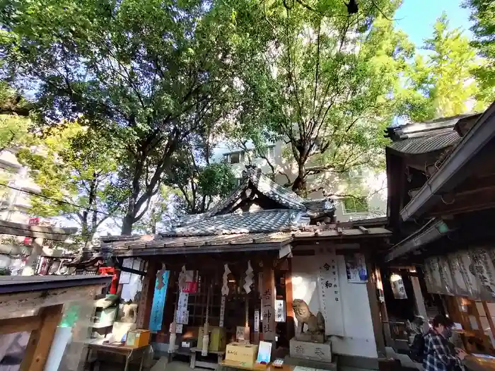 若一神社の本殿