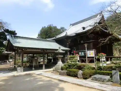 白峯寺の本殿・本堂