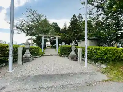 伊勢庭神社の{uncategorized: "未分類", other: "その他", undefined: "問題あり", building: "その他建物", grave: "お墓", sacred_gate: "鳥居", guardian: "狛犬", statue: "像", buddha: "仏像", history: "歴史", nature: "自然", garden: "庭園", animal: "動物", pagoda: "塔", temizu: "手水舎", mountain_gate: "山門・神門", sanctuary: "本殿・本堂", subordinate: "末社・摂社", art: "芸術", scenery: "景色", jizo: "地蔵", ema: "絵馬", goshuin: "御朱印", omikuji: "おみくじ", items: "授与品その他", amulet: "お守り", goshuincho: "御朱印帳", eats: "食事", festival: "お祭り", votive_dance: "神楽", shichigosan: "七五三参", wedding: "結婚式", experience: "体験その他", initially: "初詣", around: "周辺", anti_infection: "感染症対策"}