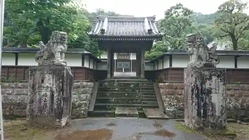 妙法華寺の山門