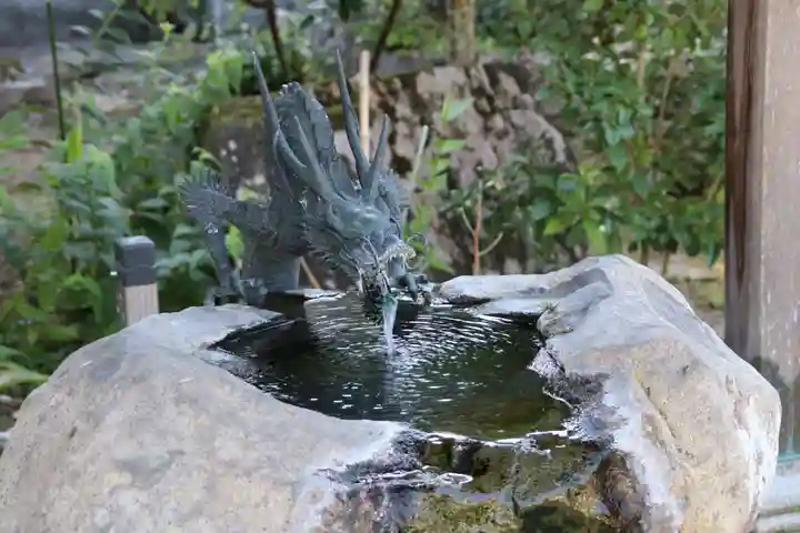 龍宝寺の手水舎