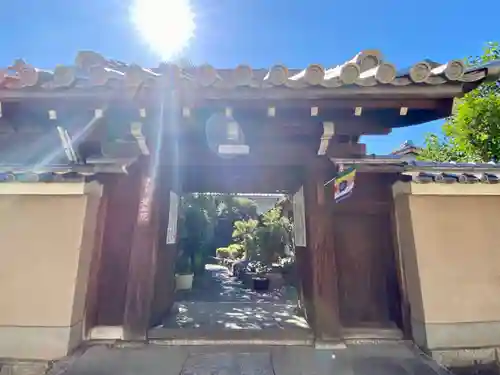 道知院の山門・神門