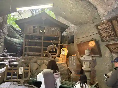 銭洗弁財天宇賀福神社(神奈川県)