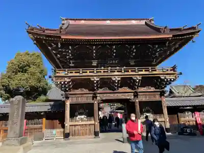 西新井大師総持寺の山門・神門