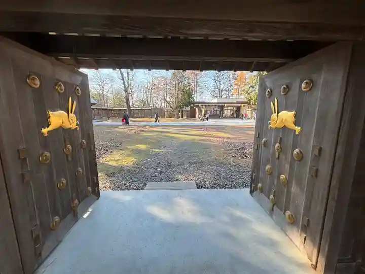 帯廣神社の山門・神門