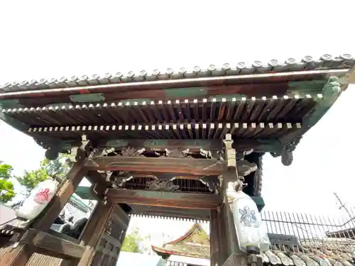 下御霊神社の山門・神門