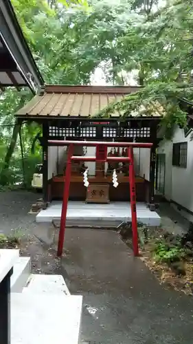 新屋山神社の鳥居