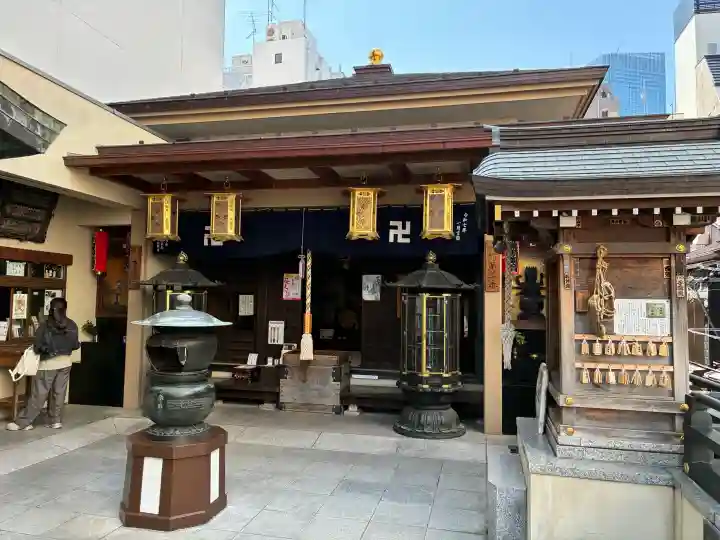 大観音寺の{uncategorized: "未分類", other: "その他", undefined: "問題あり", building: "その他建物", grave: "お墓", sacred_gate: "鳥居", guardian: "狛犬", statue: "像", buddha: "仏像", history: "歴史", nature: "自然", garden: "庭園", animal: "動物", pagoda: "塔", temizu: "手水舎", mountain_gate: "山門・神門", sanctuary: "本殿・本堂", subordinate: "末社・摂社", art: "芸術", scenery: "景色", jizo: "地蔵", ema: "絵馬", goshuin: "御朱印", omikuji: "おみくじ", items: "授与品その他", amulet: "お守り", goshuincho: "御朱印帳", eats: "食事", festival: "お祭り", votive_dance: "神楽", shichigosan: "七五三参", wedding: "結婚式", experience: "体験その他", initially: "初詣", around: "周辺", anti_infection: "感染症対策"}
