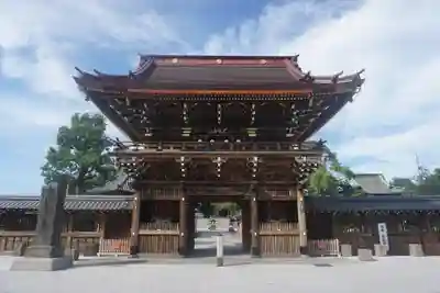 西新井大師総持寺の山門・神門