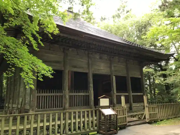 中尊寺の山門・神門