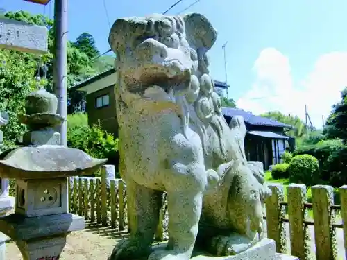 素鵞熊野神社の狛犬