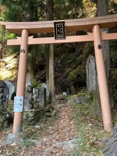 甲斐駒ヶ岳神社の鳥居