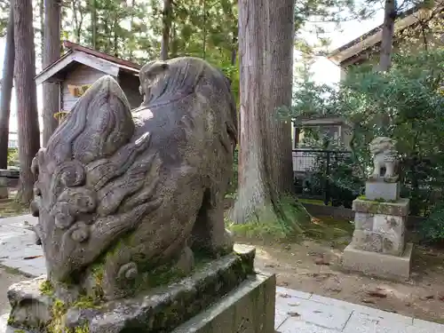 諏訪神社の狛犬