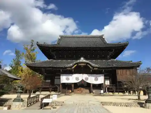 本山専修寺の本殿・本堂