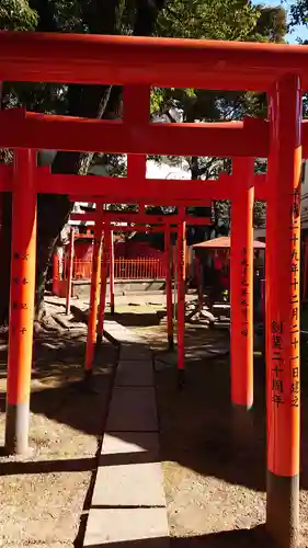 三囲神社の鳥居