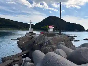 土佐清水港飛島防波堤灯台神社(高知県)