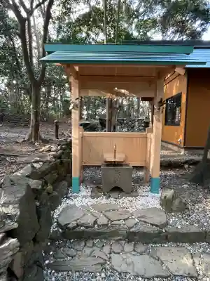 伊射波神社の{uncategorized: "未分類", other: "その他", undefined: "問題あり", building: "その他建物", grave: "お墓", sacred_gate: "鳥居", guardian: "狛犬", statue: "像", buddha: "仏像", history: "歴史", nature: "自然", garden: "庭園", animal: "動物", pagoda: "塔", temizu: "手水舎", mountain_gate: "山門・神門", sanctuary: "本殿・本堂", subordinate: "末社・摂社", art: "芸術", scenery: "景色", jizo: "地蔵", ema: "絵馬", goshuin: "御朱印", omikuji: "おみくじ", items: "授与品その他", amulet: "お守り", goshuincho: "御朱印帳", eats: "食事", festival: "お祭り", votive_dance: "神楽", shichigosan: "七五三参", wedding: "結婚式", experience: "体験その他", initially: "初詣", around: "周辺", anti_infection: "感染症対策"}