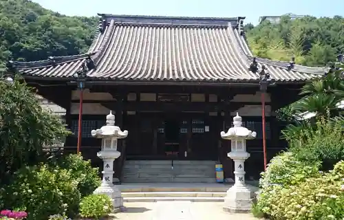 持光寺の本殿・本堂