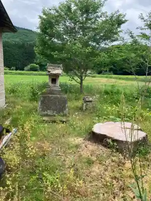 鴫内温泉神社の末社・摂社