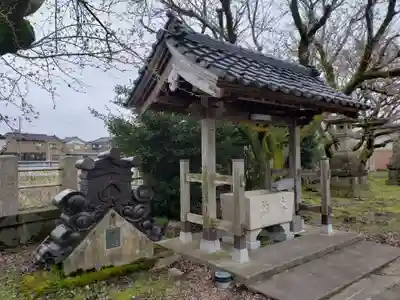 戸出神社の手水舎