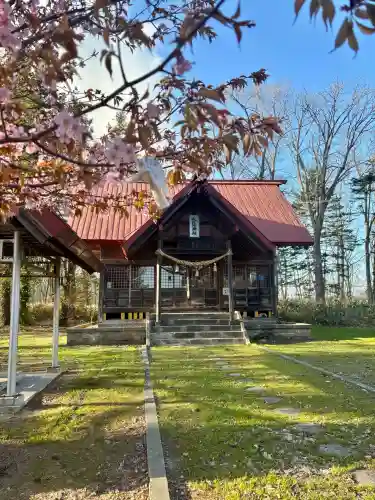 札比内神社の{uncategorized: "未分類", other: "その他", undefined: "問題あり", building: "その他建物", grave: "お墓", sacred_gate: "鳥居", guardian: "狛犬", statue: "像", buddha: "仏像", history: "歴史", nature: "自然", garden: "庭園", animal: "動物", pagoda: "塔", temizu: "手水舎", mountain_gate: "山門・神門", sanctuary: "本殿・本堂", subordinate: "末社・摂社", art: "芸術", scenery: "景色", jizo: "地蔵", ema: "絵馬", goshuin: "御朱印", omikuji: "おみくじ", items: "授与品その他", amulet: "お守り", goshuincho: "御朱印帳", eats: "食事", festival: "お祭り", votive_dance: "神楽", shichigosan: "七五三参", wedding: "結婚式", experience: "体験その他", initially: "初詣", around: "周辺", anti_infection: "感染症対策"}
