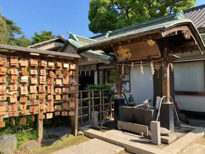 品川神社の手水舎