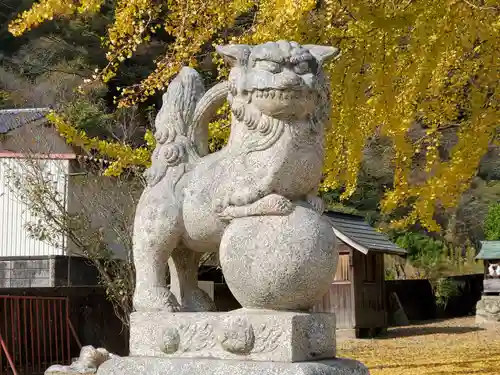 賀羅加波神社の狛犬