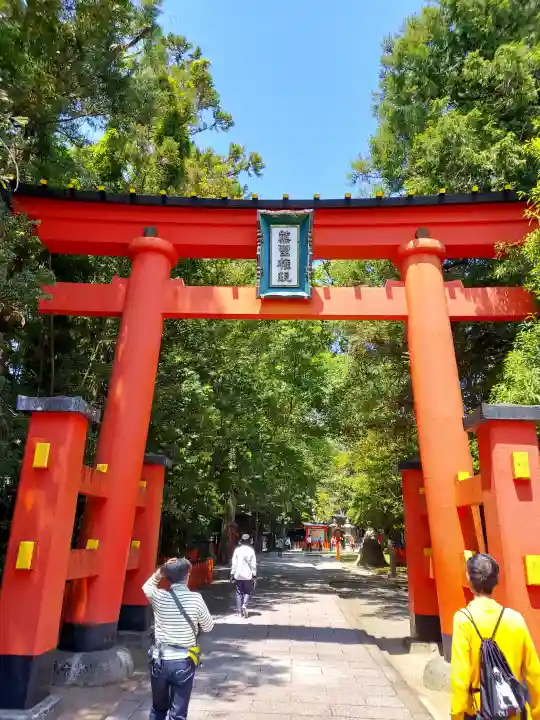 熊野速玉大社の{uncategorized: "未分類", other: "その他", undefined: "問題あり", building: "その他建物", grave: "お墓", sacred_gate: "鳥居", guardian: "狛犬", statue: "像", buddha: "仏像", history: "歴史", nature: "自然", garden: "庭園", animal: "動物", pagoda: "塔", temizu: "手水舎", mountain_gate: "山門・神門", sanctuary: "本殿・本堂", subordinate: "末社・摂社", art: "芸術", scenery: "景色", jizo: "地蔵", ema: "絵馬", goshuin: "御朱印", omikuji: "おみくじ", items: "授与品その他", amulet: "お守り", goshuincho: "御朱印帳", eats: "食事", festival: "お祭り", votive_dance: "神楽", shichigosan: "七五三参", wedding: "結婚式", experience: "体験その他", initially: "初詣", around: "周辺", anti_infection: "感染症対策"}