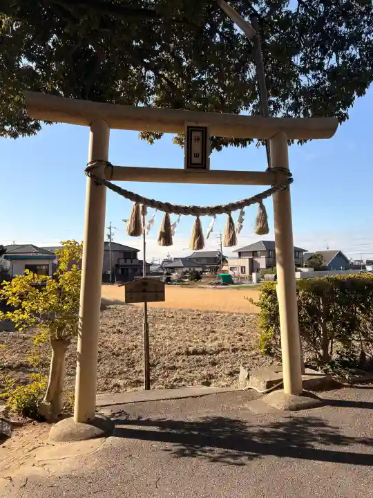不乗森神社の{uncategorized: "未分類", other: "その他", undefined: "問題あり", building: "その他建物", grave: "お墓", sacred_gate: "鳥居", guardian: "狛犬", statue: "像", buddha: "仏像", history: "歴史", nature: "自然", garden: "庭園", animal: "動物", pagoda: "塔", temizu: "手水舎", mountain_gate: "山門・神門", sanctuary: "本殿・本堂", subordinate: "末社・摂社", art: "芸術", scenery: "景色", jizo: "地蔵", ema: "絵馬", goshuin: "御朱印", omikuji: "おみくじ", items: "授与品その他", amulet: "お守り", goshuincho: "御朱印帳", eats: "食事", festival: "お祭り", votive_dance: "神楽", shichigosan: "七五三参", wedding: "結婚式", experience: "体験その他", initially: "初詣", around: "周辺", anti_infection: "感染症対策"}