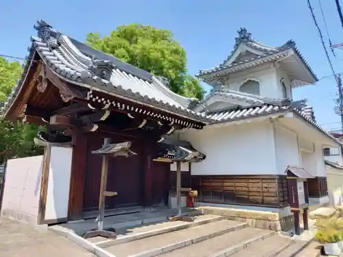 光永寺の山門