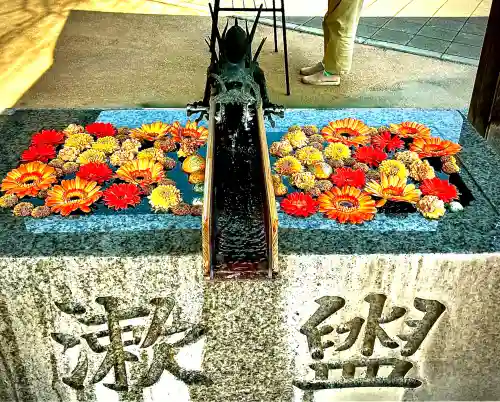 川越八幡宮の{uncategorized: "未分類", other: "その他", undefined: "問題あり", building: "その他建物", grave: "お墓", sacred_gate: "鳥居", guardian: "狛犬", statue: "像", buddha: "仏像", history: "歴史", nature: "自然", garden: "庭園", animal: "動物", pagoda: "塔", temizu: "手水舎", mountain_gate: "山門・神門", sanctuary: "本殿・本堂", subordinate: "末社・摂社", art: "芸術", scenery: "景色", jizo: "地蔵", ema: "絵馬", goshuin: "御朱印", omikuji: "おみくじ", items: "授与品その他", amulet: "お守り", goshuincho: "御朱印帳", eats: "食事", festival: "お祭り", votive_dance: "神楽", shichigosan: "七五三参", wedding: "結婚式", experience: "体験その他", initially: "初詣", around: "周辺", anti_infection: "感染症対策"}