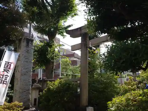 鳩森八幡神社の鳥居