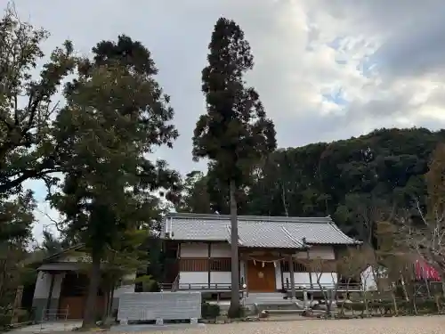 龍田大社の{uncategorized: "未分類", other: "その他", undefined: "問題あり", building: "その他建物", grave: "お墓", sacred_gate: "鳥居", guardian: "狛犬", statue: "像", buddha: "仏像", history: "歴史", nature: "自然", garden: "庭園", animal: "動物", pagoda: "塔", temizu: "手水舎", mountain_gate: "山門・神門", sanctuary: "本殿・本堂", subordinate: "末社・摂社", art: "芸術", scenery: "景色", jizo: "地蔵", ema: "絵馬", goshuin: "御朱印", omikuji: "おみくじ", items: "授与品その他", amulet: "お守り", goshuincho: "御朱印帳", eats: "食事", festival: "お祭り", votive_dance: "神楽", shichigosan: "七五三参", wedding: "結婚式", experience: "体験その他", initially: "初詣", around: "周辺", anti_infection: "感染症対策"}
