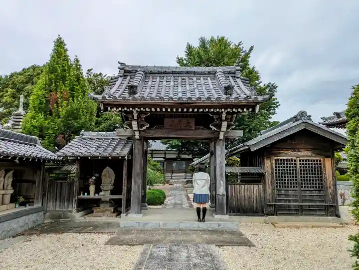 医王寺の山門・神門