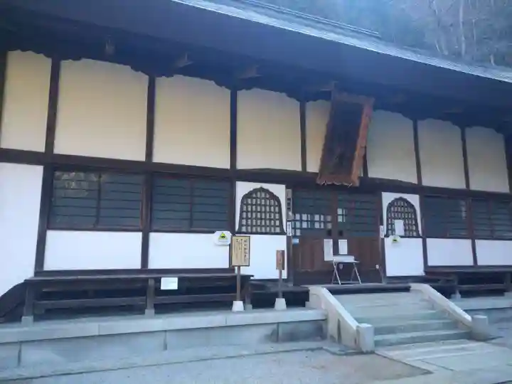 水潜寺の本殿・本堂