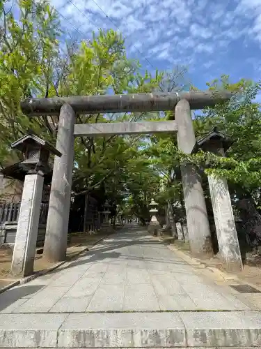 意富比神社の{uncategorized: "未分類", other: "その他", undefined: "問題あり", building: "その他建物", grave: "お墓", sacred_gate: "鳥居", guardian: "狛犬", statue: "像", buddha: "仏像", history: "歴史", nature: "自然", garden: "庭園", animal: "動物", pagoda: "塔", temizu: "手水舎", mountain_gate: "山門・神門", sanctuary: "本殿・本堂", subordinate: "末社・摂社", art: "芸術", scenery: "景色", jizo: "地蔵", ema: "絵馬", goshuin: "御朱印", omikuji: "おみくじ", items: "授与品その他", amulet: "お守り", goshuincho: "御朱印帳", eats: "食事", festival: "お祭り", votive_dance: "神楽", shichigosan: "七五三参", wedding: "結婚式", experience: "体験その他", initially: "初詣", around: "周辺", anti_infection: "感染症対策"}