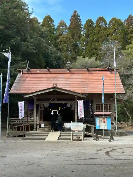 霧島岑神社の{uncategorized: "未分類", other: "その他", undefined: "問題あり", building: "その他建物", grave: "お墓", sacred_gate: "鳥居", guardian: "狛犬", statue: "像", buddha: "仏像", history: "歴史", nature: "自然", garden: "庭園", animal: "動物", pagoda: "塔", temizu: "手水舎", mountain_gate: "山門・神門", sanctuary: "本殿・本堂", subordinate: "末社・摂社", art: "芸術", scenery: "景色", jizo: "地蔵", ema: "絵馬", goshuin: "御朱印", omikuji: "おみくじ", items: "授与品その他", amulet: "お守り", goshuincho: "御朱印帳", eats: "食事", festival: "お祭り", votive_dance: "神楽", shichigosan: "七五三参", wedding: "結婚式", experience: "体験その他", initially: "初詣", around: "周辺", anti_infection: "感染症対策"}