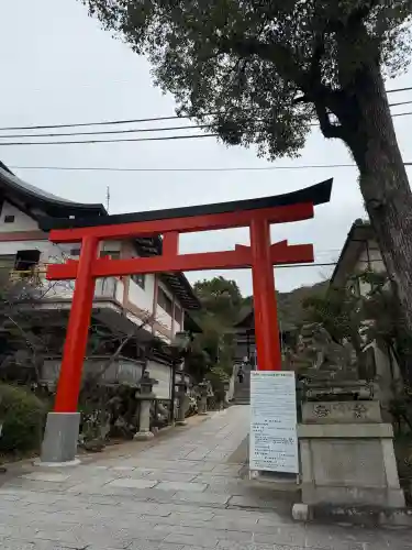 宇治上神社の{uncategorized: "未分類", other: "その他", undefined: "問題あり", building: "その他建物", grave: "お墓", sacred_gate: "鳥居", guardian: "狛犬", statue: "像", buddha: "仏像", history: "歴史", nature: "自然", garden: "庭園", animal: "動物", pagoda: "塔", temizu: "手水舎", mountain_gate: "山門・神門", sanctuary: "本殿・本堂", subordinate: "末社・摂社", art: "芸術", scenery: "景色", jizo: "地蔵", ema: "絵馬", goshuin: "御朱印", omikuji: "おみくじ", items: "授与品その他", amulet: "お守り", goshuincho: "御朱印帳", eats: "食事", festival: "お祭り", votive_dance: "神楽", shichigosan: "七五三参", wedding: "結婚式", experience: "体験その他", initially: "初詣", around: "周辺", anti_infection: "感染症対策"}