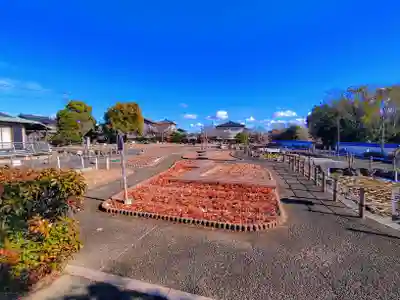 白山社(萩原町高松)の庭園