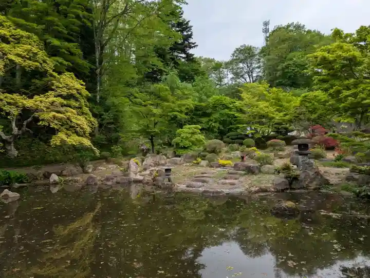 真照寺の{uncategorized: "未分類", other: "その他", undefined: "問題あり", building: "その他建物", grave: "お墓", sacred_gate: "鳥居", guardian: "狛犬", statue: "像", buddha: "仏像", history: "歴史", nature: "自然", garden: "庭園", animal: "動物", pagoda: "塔", temizu: "手水舎", mountain_gate: "山門・神門", sanctuary: "本殿・本堂", subordinate: "末社・摂社", art: "芸術", scenery: "景色", jizo: "地蔵", ema: "絵馬", goshuin: "御朱印", omikuji: "おみくじ", items: "授与品その他", amulet: "お守り", goshuincho: "御朱印帳", eats: "食事", festival: "お祭り", votive_dance: "神楽", shichigosan: "七五三参", wedding: "結婚式", experience: "体験その他", initially: "初詣", around: "周辺", anti_infection: "感染症対策"}