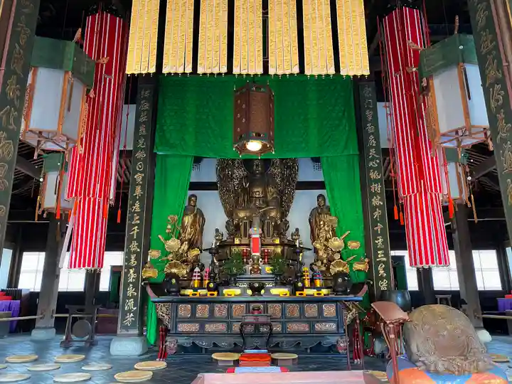 萬福寺の本殿・本堂