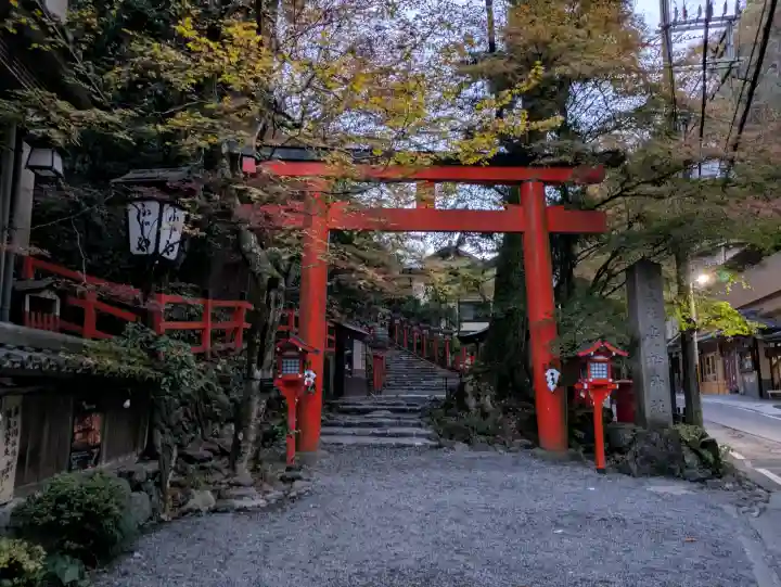 貴船神社の{uncategorized: "未分類", other: "その他", undefined: "問題あり", building: "その他建物", grave: "お墓", sacred_gate: "鳥居", guardian: "狛犬", statue: "像", buddha: "仏像", history: "歴史", nature: "自然", garden: "庭園", animal: "動物", pagoda: "塔", temizu: "手水舎", mountain_gate: "山門・神門", sanctuary: "本殿・本堂", subordinate: "末社・摂社", art: "芸術", scenery: "景色", jizo: "地蔵", ema: "絵馬", goshuin: "御朱印", omikuji: "おみくじ", items: "授与品その他", amulet: "お守り", goshuincho: "御朱印帳", eats: "食事", festival: "お祭り", votive_dance: "神楽", shichigosan: "七五三参", wedding: "結婚式", experience: "体験その他", initially: "初詣", around: "周辺", anti_infection: "感染症対策"}