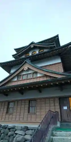 諏訪護国神社の建物その他